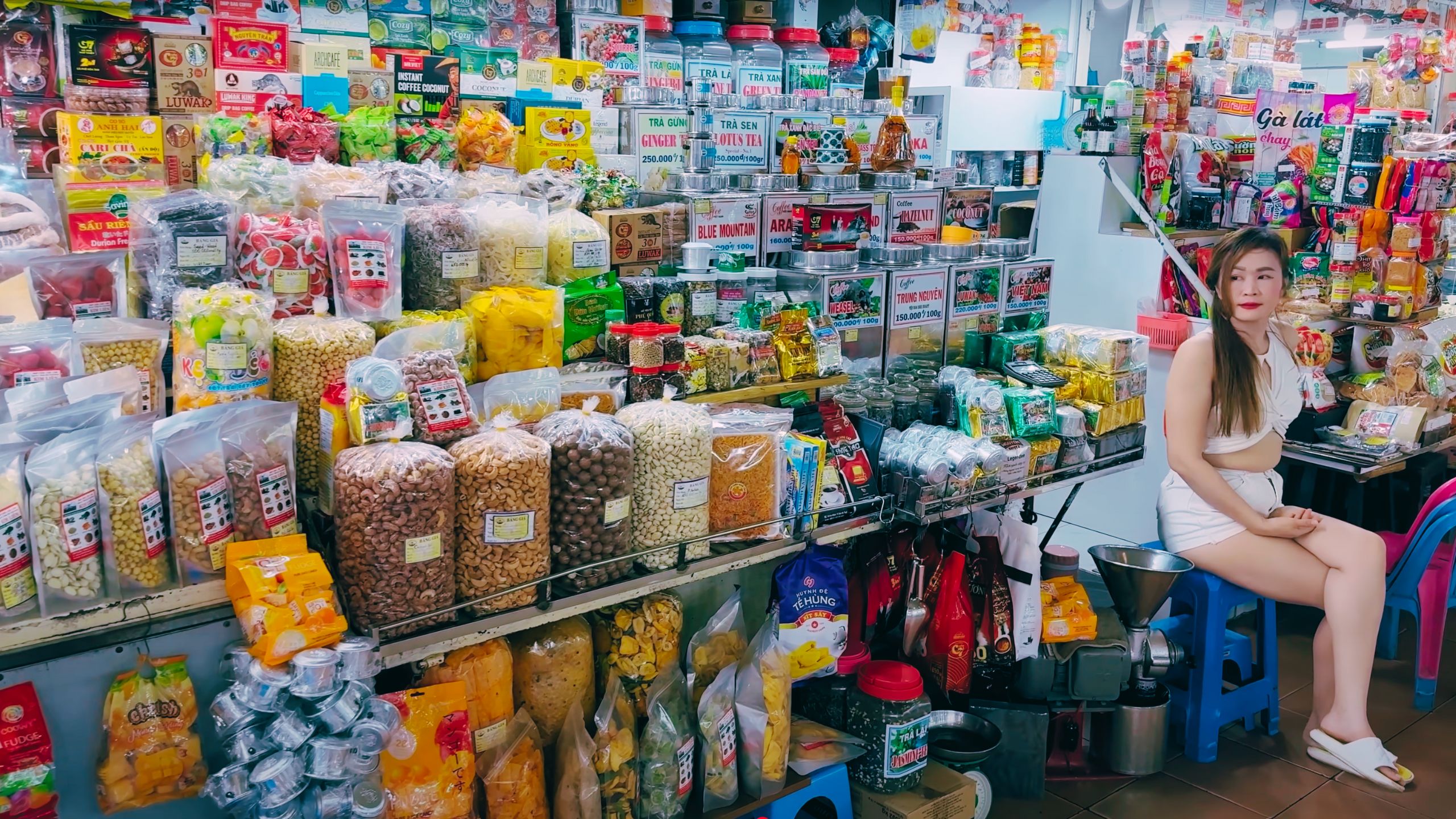 A shop packed with dried fruits, nuts and coffee—Vietnamese snacks and gifts galore.